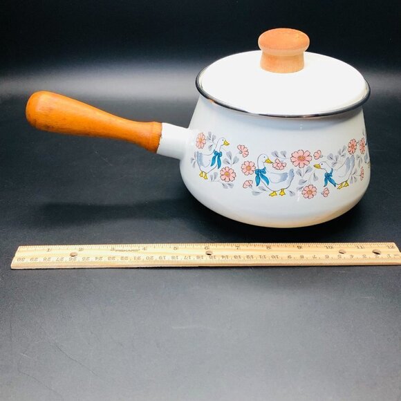 80s Chefmate Blue Ribbon Geese Enamel Fondue Pot and Lid with Wood Handle Knob - Picture 8 of 11